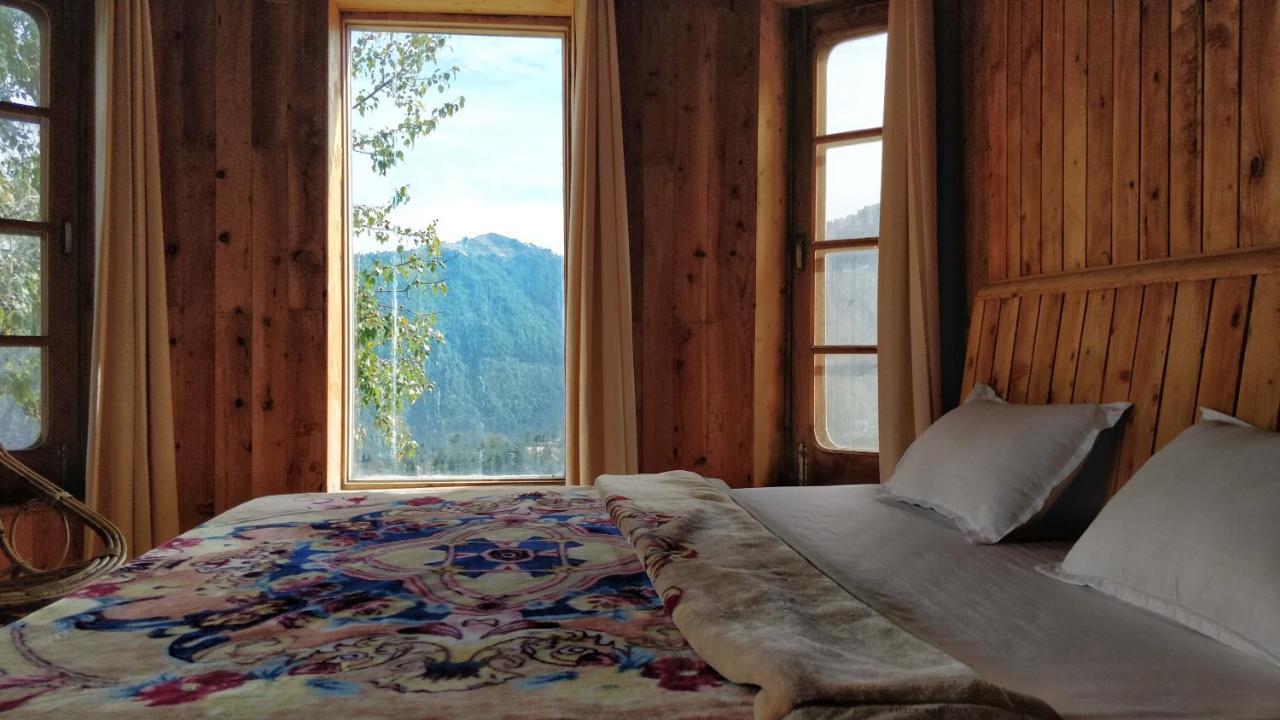 Loghouse At Khajjiar Lake 외부 사진